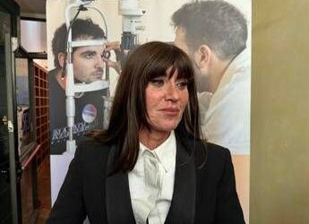 Bernini: “A studenti fragili visite oculistiche e occhiali gratuiti”