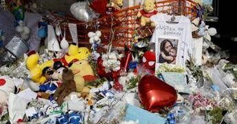 Bimbo trapiantato morto a Napoli, domani i funerali. Il legale: “Ai periti 4 mesi per la relazione”