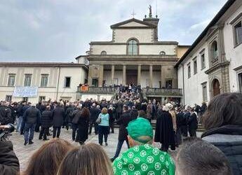 Bossi, a Pontida l’ultimo saluto al Senatur tra ‘Padania libera’ e contestazioni