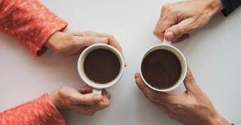 Caffè e tè contro la demenza? Cosa c’è di vero secondo i medici