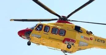 Carabiniera travolta a un posto di blocco a Roma, è grave