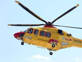 Carabiniera travolta a un posto di blocco a Roma, è grave