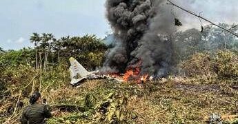 Colombia, precipita aereo militare da trasporto: 80 morti