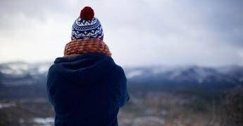 Colpo di coda dell’inverno, temperature giù e torna la neve: le previsioni meteo