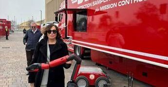 Così lavora Fiamma, cane robot “microbiologo” al servizio dei vigili del fuoco