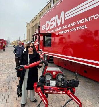 Così lavora Fiamma, cane robot “microbiologo” al servizio dei vigili del fuoco