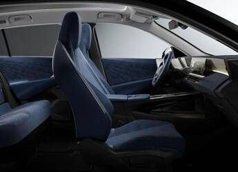 DS N°7, lusso e sostenibilità: interni in Alcantara Blu Eterno