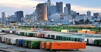 Dazi Usa, Trump avvia procedura per nuove misure permanenti: nel mirino Ue, Cina e altri partner