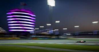 F1, Gp Bahrain e Arabia Saudita annullati per guerra in Medio Oriente: è ufficiale