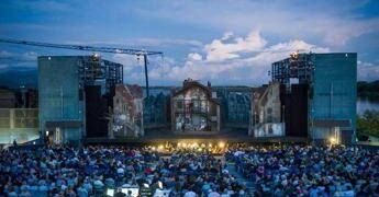 Festival Puccini 2026, apre ‘Turandot’ con la regia di Jackie Chan