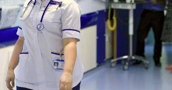 Focolaio di meningite in Uk, 27 casi e due morti nel Kent: scatta l’appello per la vaccinazione di massa