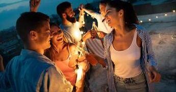 Food: ricerca Birra Messina, per Gen Z aperitivo occasione per esprimere se stessi