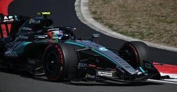Formula 1, Antonelli in pole in Cina davanti a Russell e Leclerc