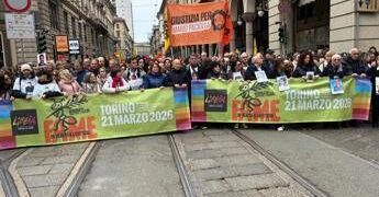 Giornata per le vittime innocenti delle mafie, migliaia in piazza a Torino. Don Ciotti: “Omertà uccide giustizia e speranza”