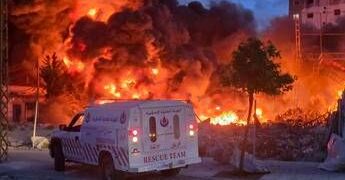 Guerra Iran, ancora missili su Teheran. Raid di Israele su Beirut: otto morti