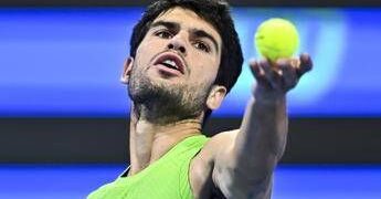 Indian Wells, Alcaraz e Djokovic al terzo turno. Darderi out