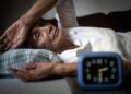 Insonnia degli anziani disturbo sottovalutato, i consigli di Garattini