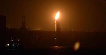 Iran: “Attaccata base Usa in Bahrain”. Nuova esplosione a Dubai. Conto alla rovescia per scelta nuova Guida Suprema