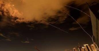 Iran, Israele: “Missili lanciati contro di noi potrebbero colpire anche l’Italia”