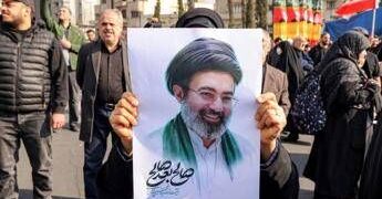 Iran, “Khamenei è ferito e si nasconde”: la sorte della Guida Suprema è un mistero