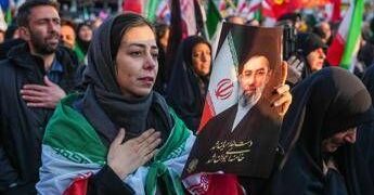 Iran, Mojtaba Khamenei rompe il silenzio: “Voglio vendetta contro Usa, lo stretto di Hormuz resterà chiuso”
