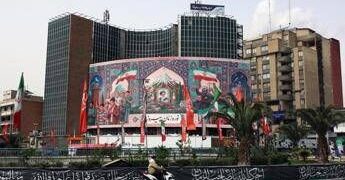 Iran, Pasdaran: “Attacco a centrali elettriche Israele e Golfo se colpiscono le nostre”. Forti esplosioni in tutto il Paese, danni a ospedale – La diretta