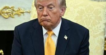 Iran, Trump senza freni: accuse agli alleati e ‘giravolta’ su Hormuz