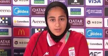 Iran, calciatrice in lacrime in conferenza stampa: “Siamo preoccupate per i nostri cari”