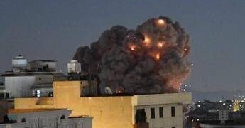 Iran, la minaccia dei Pasdaran agli Usa: “Apple, Google e Meta nel mirino se uccisi altri esponenti di vertice”