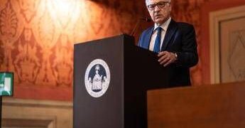 Iran, l’ambasciatore Ferrara: “La diplomazia non è ancora finita”