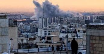 Iran, media: “Figlio Khamenei scelto come suo successore”. Consolato Usa a Dubai colpito da drone