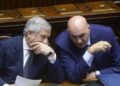 Iran, oggi Tajani e Crosetto in Parlamento. Opposizioni in pressing: “In Aula venga Meloni”