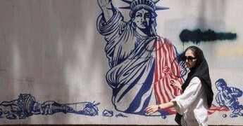 Israele bombarda il Libano, Iran valuta stop alla tregua. Trump: “Scaramucce”