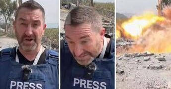 Israele, giornalista in diretta scampa a raid aereo in Libano