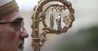 Israele impedisce al patriarca di Gerusalemme Pizzaballa l’accesso al Santo Sepolcro per la messa delle Palme: “Grave precedente”