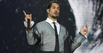 Mahmood lascia l’Italia: “Mi trasferisco in Spagna, mi sento tigre allo zoo”