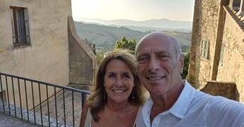 Massimo Caputi, morta improvvisamente la moglie Roberta: “Eri la mia stella polare”