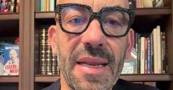 Meningite in Uk, Bassetti: “Viaggi studio sì, ma meglio da vaccinati”