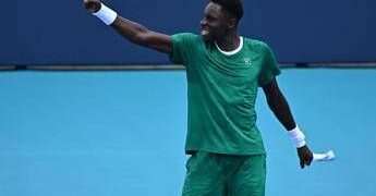 Miami, Kouamé vince prima partita a 17 anni. E Djokovic lo ‘incorona’