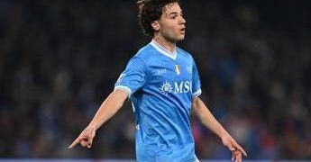 Napoli, infortunio e fasciatura per Vergara: cos’è successo con il Torino