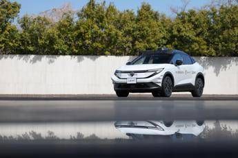 Nissan, partnership con Wayve e Uber per lo sviluppo di Robotaxi