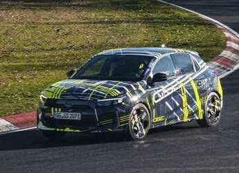 Opel Corsa GSE, test al Nurburgring per la nuova elettrica sportiva