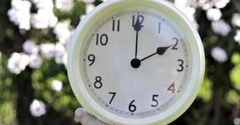 Ora legale permanente in Italia, al via un’indagine conoscitiva in Parlamento