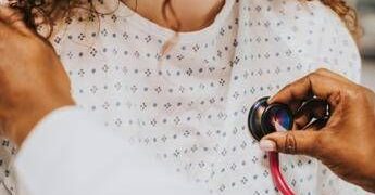 Pertosse, aumentano i casi in Italia: “Malattia altamente contagiosa”