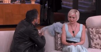 Pietro Delle Piane al Gf Vip, l’abbraccio (e l’addio) con Antonella Elia: cosa è successo