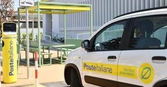 Poste Italiane, oltre 2.600 colonnine di ricarica già installate nei piccoli centri