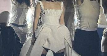 Rosalía sta male, interrotto concerto a Milano