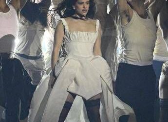 Rosalía sta male, interrotto concerto a Milano