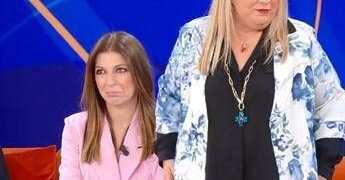 Rossella Erra, i progressi con la dieta: “Ora indosso una giacca che non mettevo da 20 anni”