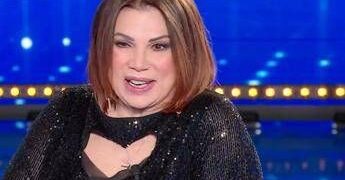 Serena Grandi, tensioni con Corinne Clery: “Accuse infondate”. L’appello di Venier